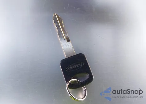 2010 Ford E-350 Super Duty Xl/Xlt z USA, uszkodzony, nr VIN 1FBNE3BL1ADA68323